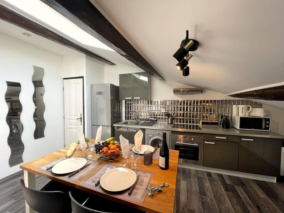 Apartmán Charme Urbain Sous Les Toits-Terrasse/Clim/Parking Béziers Exteriér fotografie