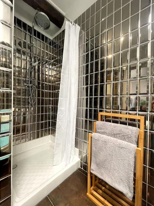 Apartmán Charme Urbain Sous Les Toits-Terrasse/Clim/Parking Béziers Exteriér fotografie