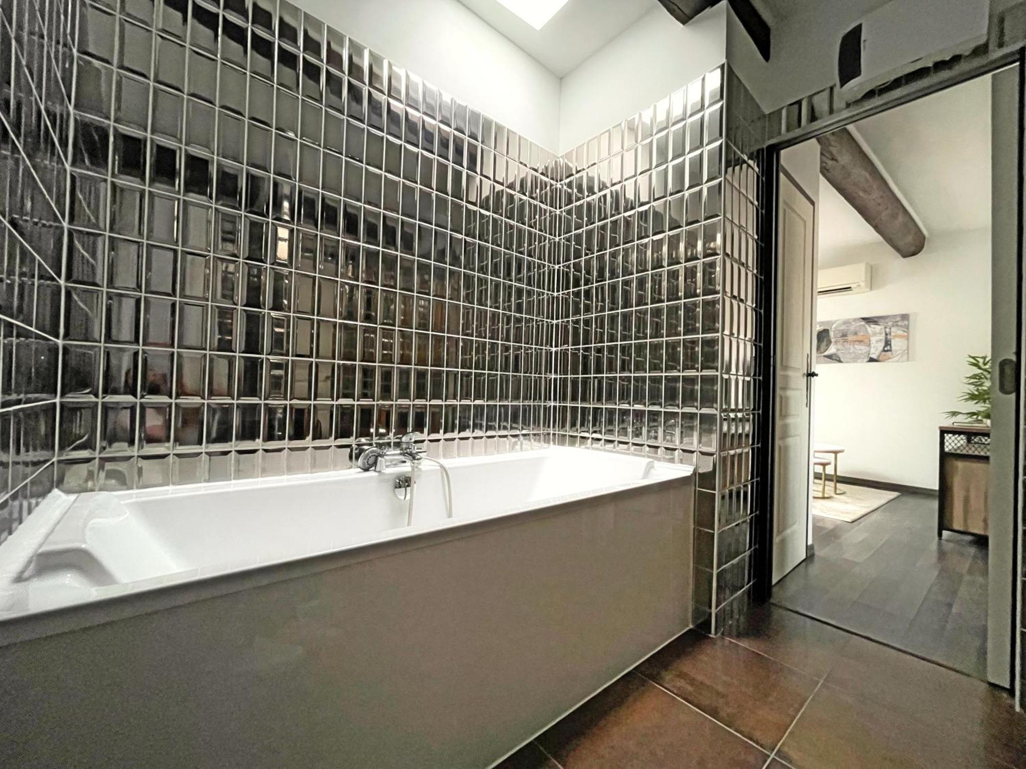 Apartmán Charme Urbain Sous Les Toits-Terrasse/Clim/Parking Béziers Exteriér fotografie